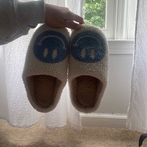 Preppy blue smiley slippers